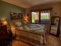 Middle-bedroom