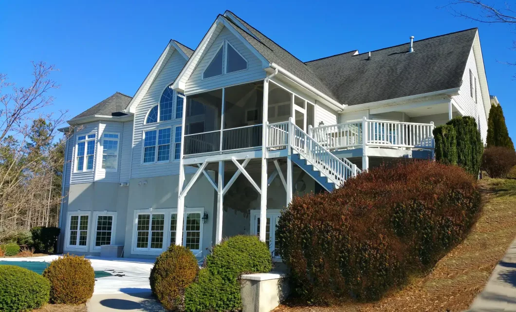 Waterfront mountain home for sale in Granite Falls, NC jusst 10 minutes from Hickory, near boone and just a short drive to Asheville or Charlotte.