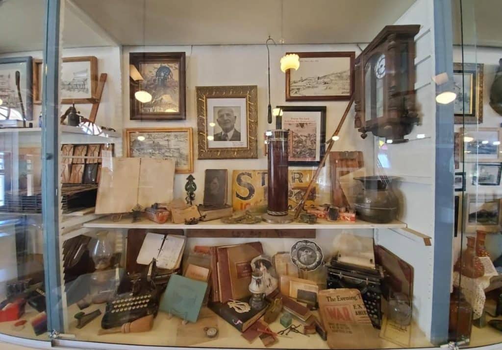 Arizona Ghost Town Museum - Special Finds, Unique Homes