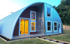 ʻO Quonset Huts & Steel Homes
