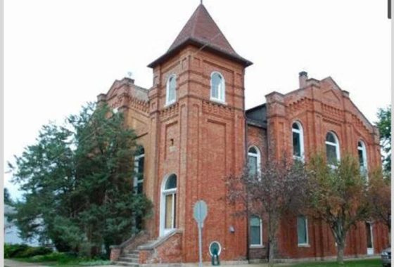 Historesch ëmgebaut Kierchhaus