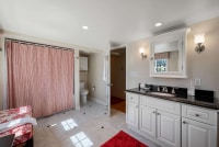 2025-Aug-19-Natalie-71-Bathroom