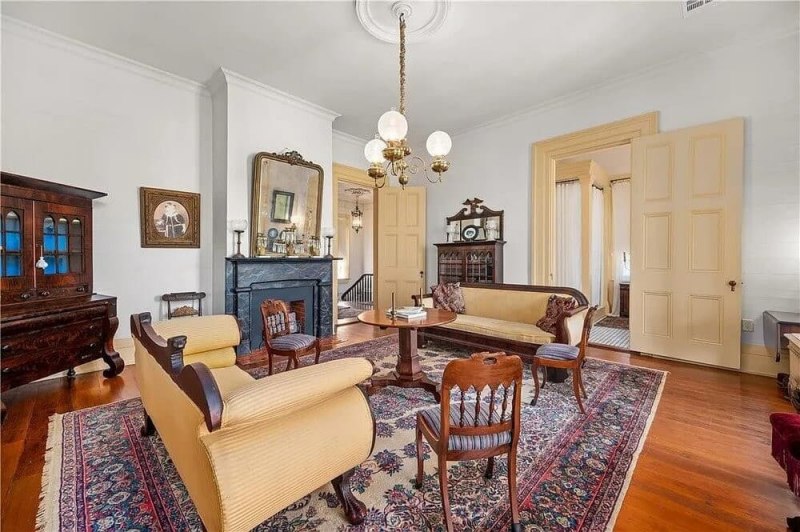 2025-Jul-16-Ruth-May-Sitting-Room-Off-Second-Floor-Landing