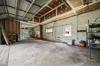 2025-Aug-26-Natalie-40-Garage